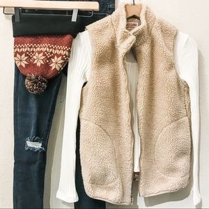 SOLD Women’s Merona Tan Cream Teddy Sherpa Fuzzy Vest, size Small